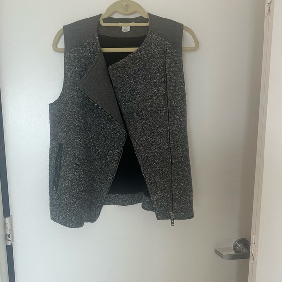 Club Monaco Gray Textured Vest - Picture 6 of 8